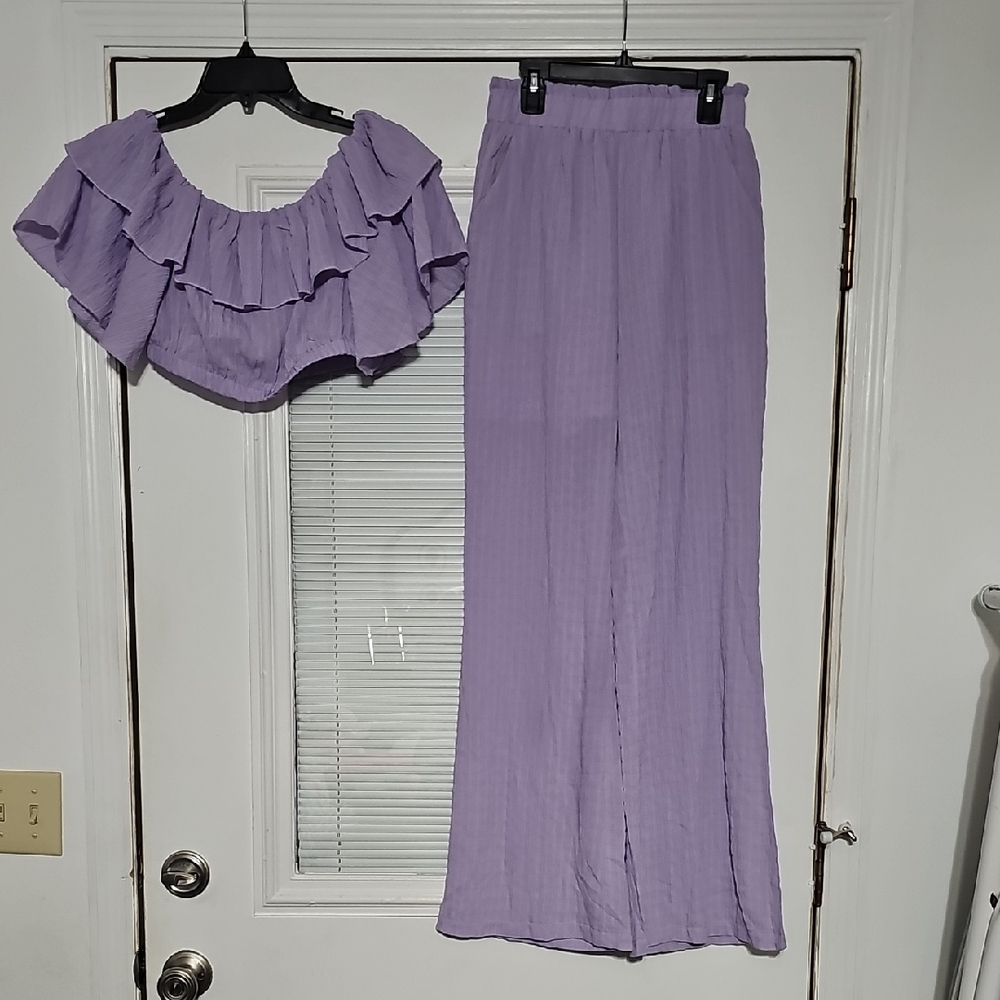 Lavender Ruffle Crop Top & Wide-Leg Pant Set - Women
